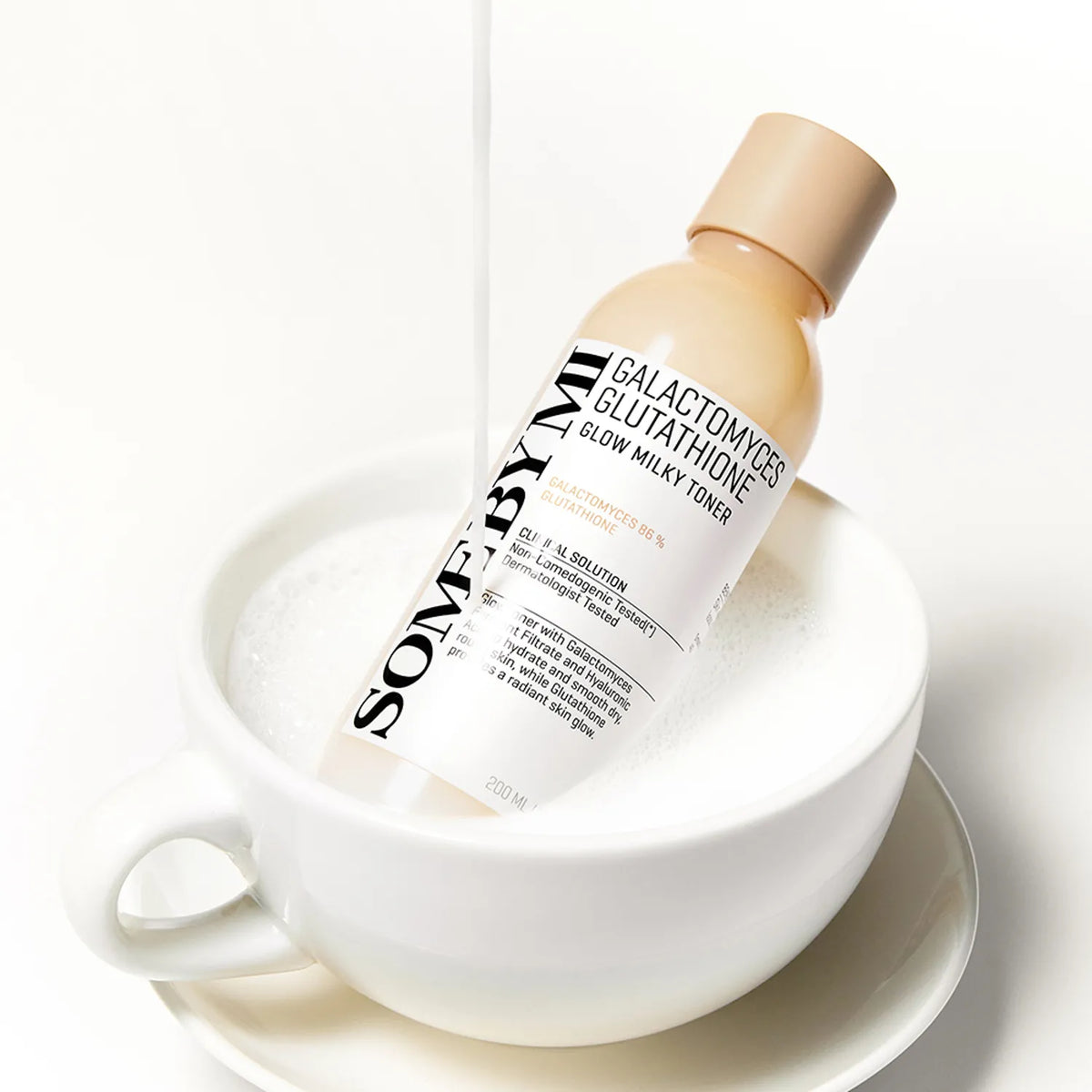 Mirdzumu piešķirošs piena toniks Some By Mi Galactomyces Glutathione Glow Milky Toner