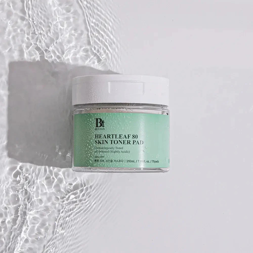 Divpusēji pīlinga sejas spilventiņi ar houtūnijas ekstraktu BENTON Heartleaf Skin Toner Pad