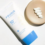 Gaisīga saules aizsargesence Frudia Ultra UV Shield Sun Essence SPF50+ PA++++