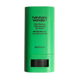 Zīmuļveida saules aizsarglīdzeklis Haruharu Wonder Black Bamboo Daily Soothing Sun Shield