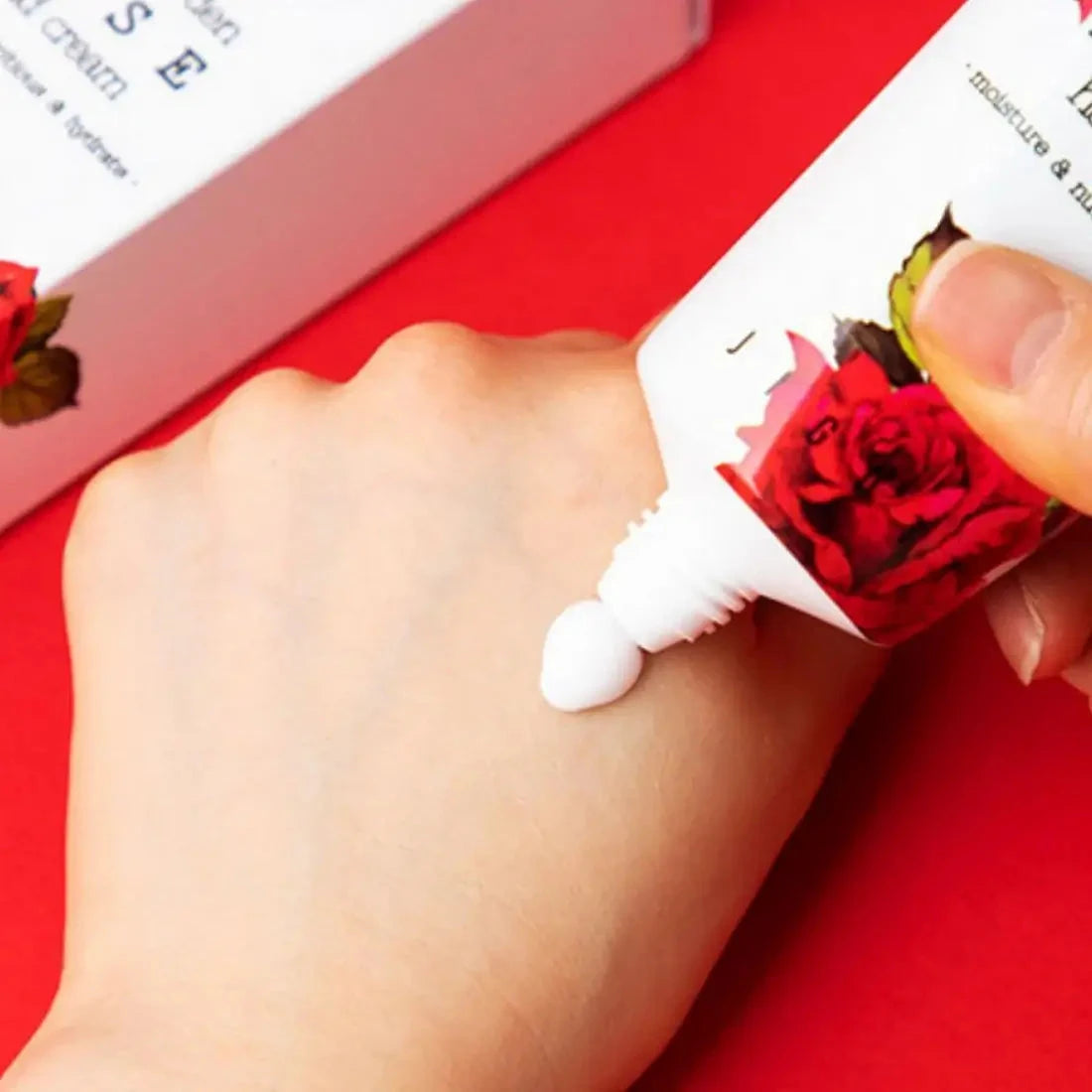 Mitrinošs roku krēms Jigott Secret Garden Rose Hand Cream